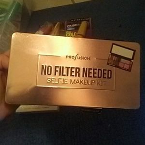 Profusion makeup kit